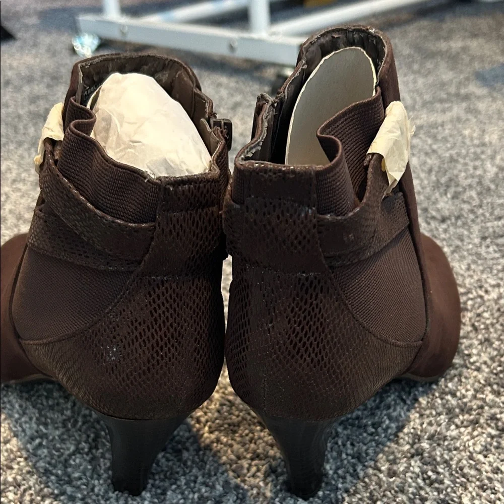 Karen Scott Dark Brown Ankle‎ Boots